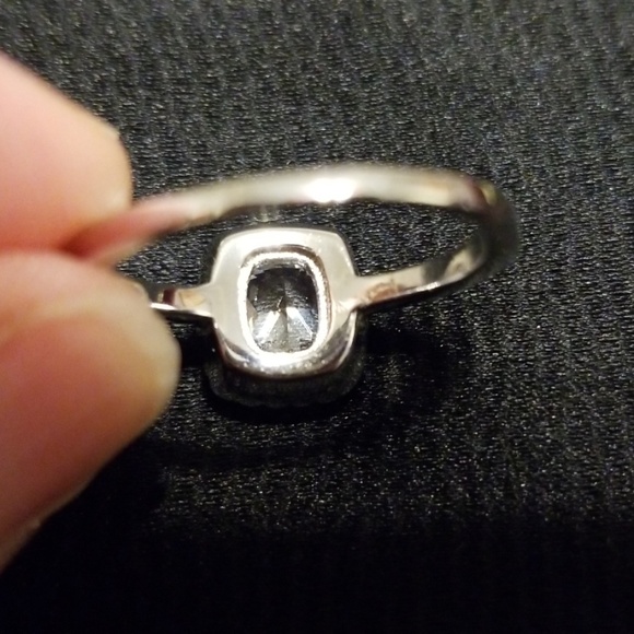 Radiant Solitaire - Picture 4 of 8